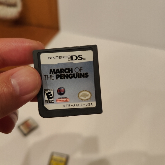 Nintendo DS Games No Case Zelda March of Penguins and Hotel Giant - Picture 3 of 4
